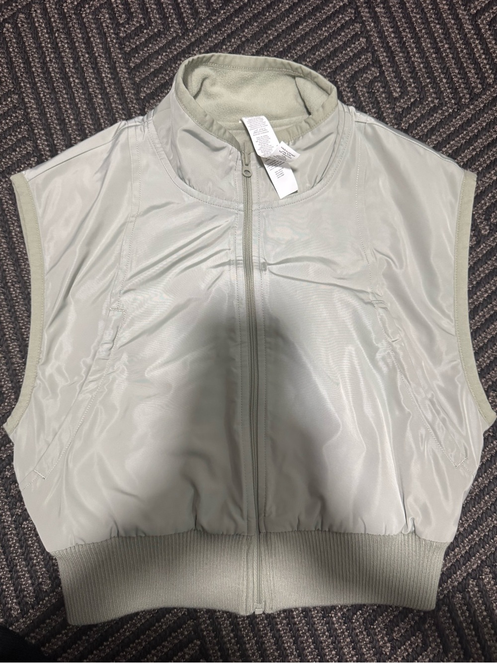 ALO Yoga Light Sage Sleeveless Zip Vest